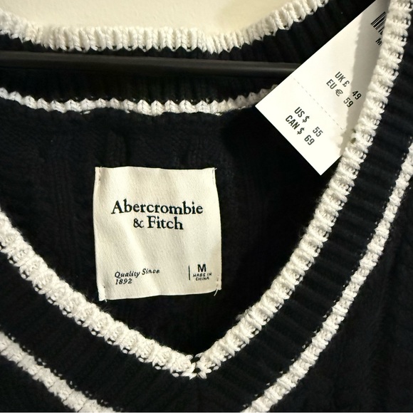 Abercrombie & Fitch Cropped V-Neck Sweater Vest Black and White A&F 🤍 NWT - Picture 6 of 7